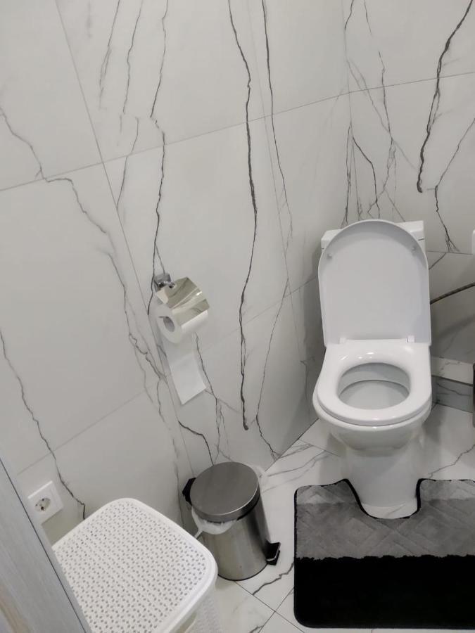 Молодежный Apartment อัลมาตี ภายนอก รูปภาพ